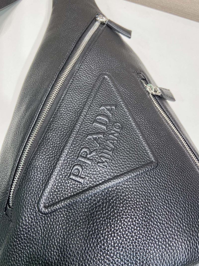 Pra*a triangle pouch